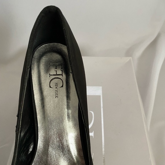 Black satin heels - Picture 5 of 7